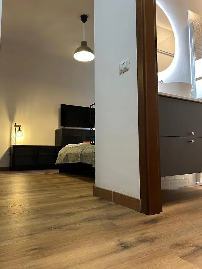 Stylish Apartment 3 Km Away From Duomo - Netflix, Wi-Fi, All Comforts Included Milano