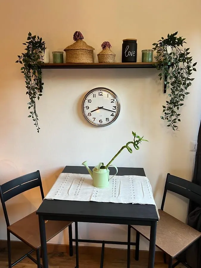 Stylish Apartment 3 Km Away From Duomo - Netflix, Wi-Fi, All Comforts Included Milano 0*,