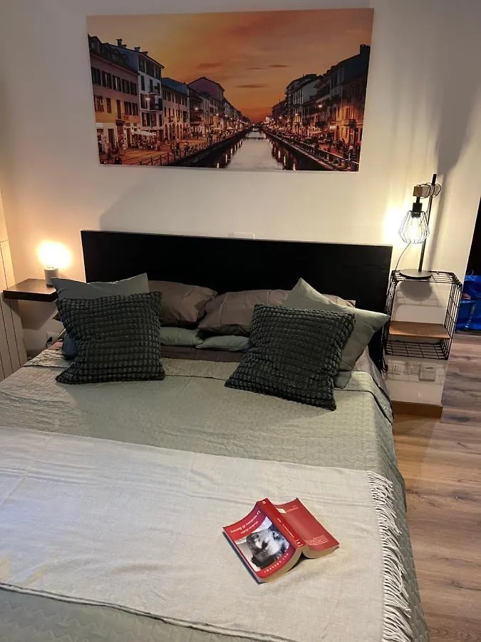 Stylish Apartment 3 Km Away From Duomo - Netflix, Wi-Fi, All Comforts Included Milano 0*,