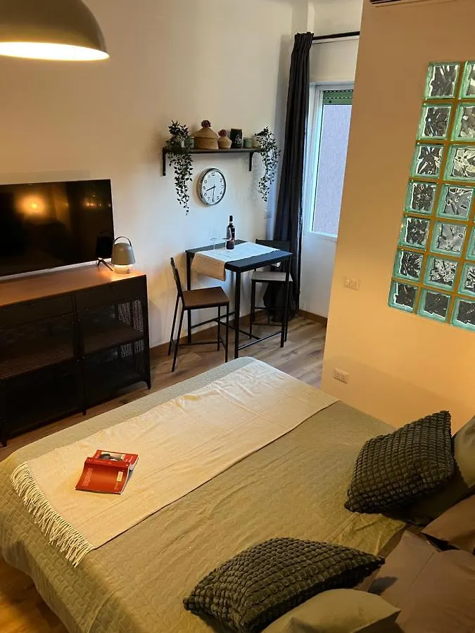 Stylish Apartment 3 Km Away From Duomo - Netflix, Wi-Fi, All Comforts Included Milano Italia