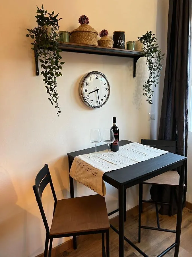 Stylish Apartment 3 Km Away From Duomo - Netflix, Wi-Fi, All Comforts Included Milano