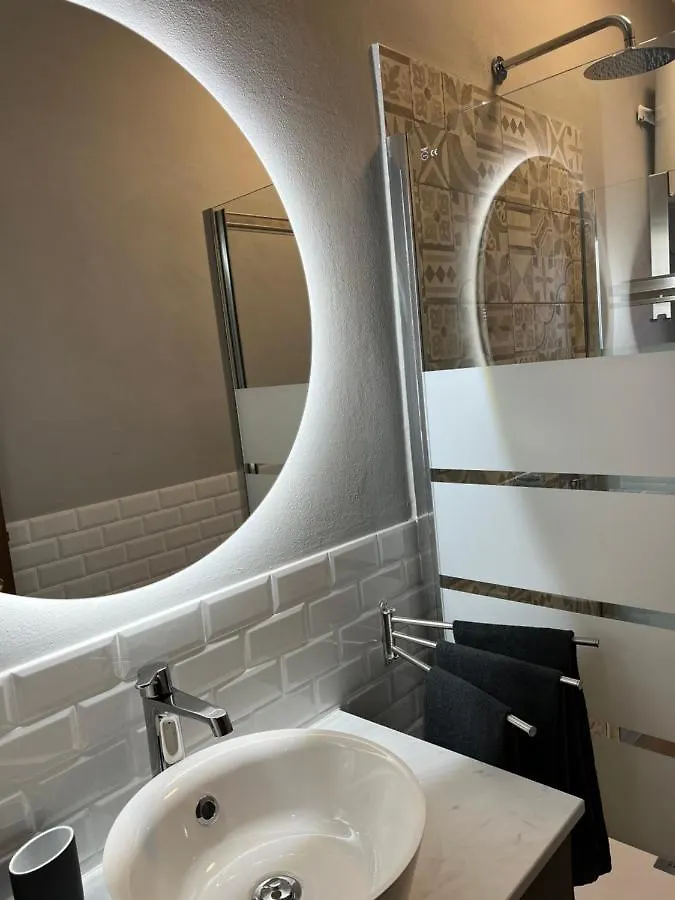 Stylish Apartment 3 Km Away From Duomo - Netflix, Wi-Fi, All Comforts Included Milano